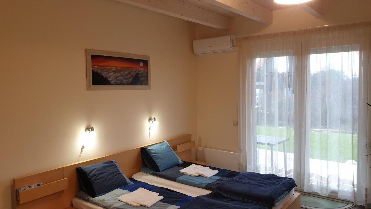 Buzavirag Apartmanhaz Balatonakali Buitenkant foto