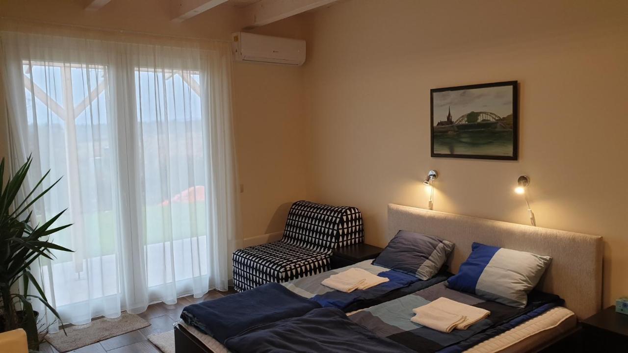 Buzavirag Apartmanhaz Balatonakali Buitenkant foto