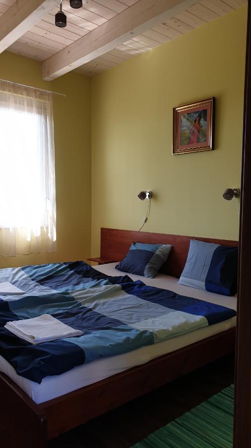 Buzavirag Apartmanhaz Balatonakali Buitenkant foto