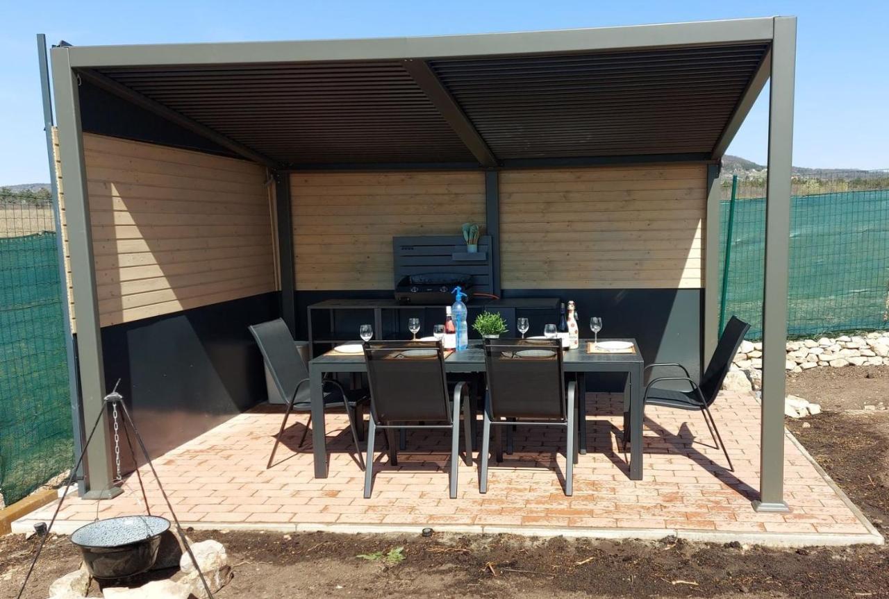 Buzavirag Apartmanhaz Balatonakali Buitenkant foto