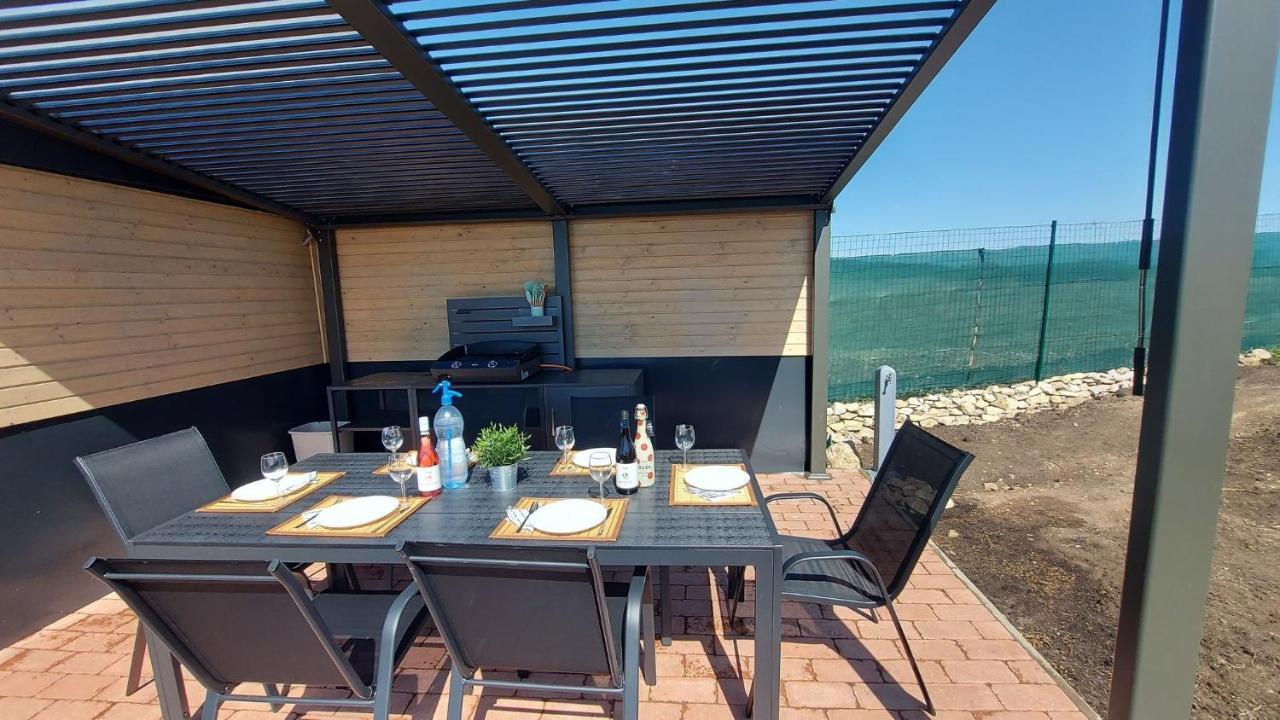 Buzavirag Apartmanhaz Balatonakali Buitenkant foto